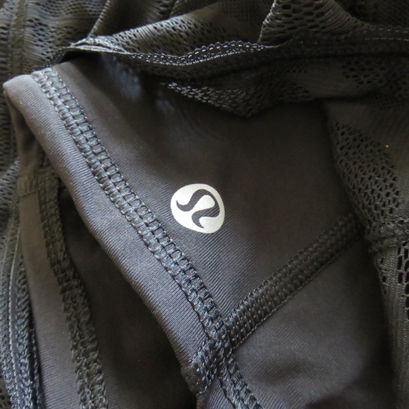 SOLD Lululemon Sky Run By Short Lace Shorts NWOT - Picture 2 of 5